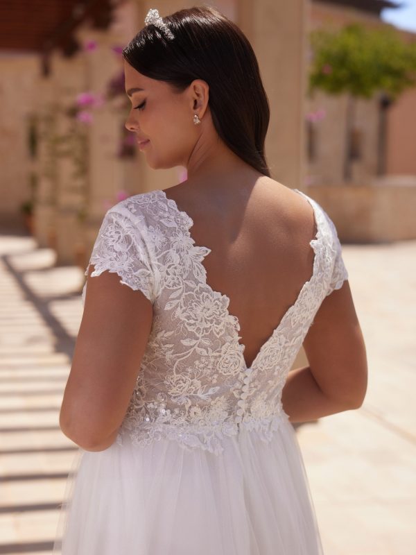 Uriel Wedding Dress - Image 4