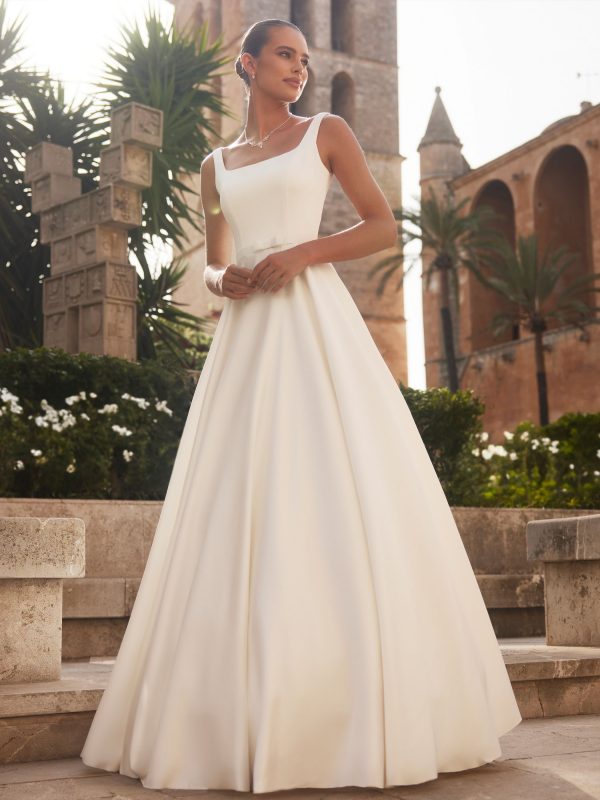 Levente Wedding Dress - Image 5