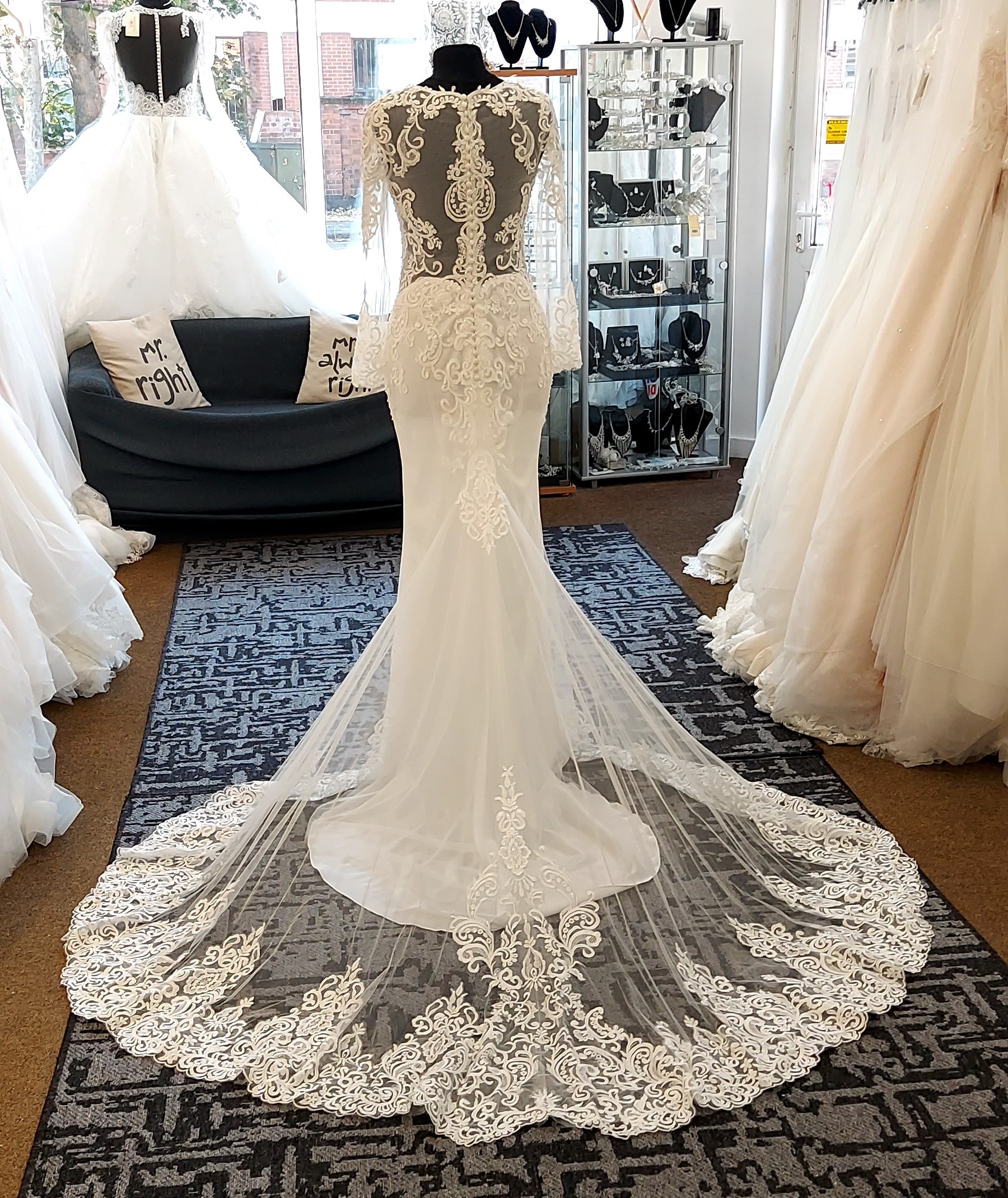 Flora Wedding Dress - Image 4